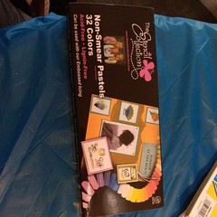 The Stencil Collection Non-Smear Pastels 32 Colors Photo Tinting Scrapbooking