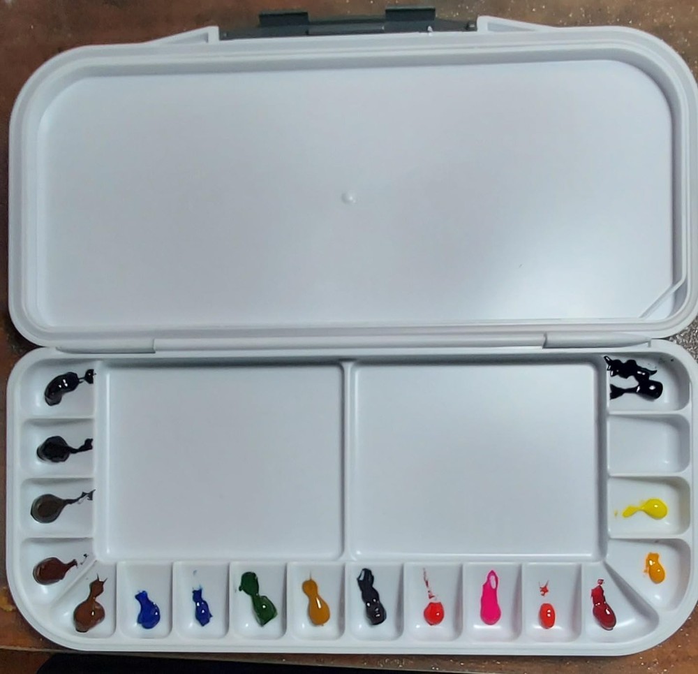 Watercolor Palette 18 Wells with Lid and 2 Mixing Areas Folding Paint Tray NEW