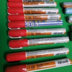 BRAND NEW Zig Woodcraft/Posterman Marker Pens x 18 various sizes and colors