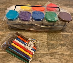 Lakeshore Learning 22 pcs No Spill Paint Set Complete- Cups, Brushes and Carrier