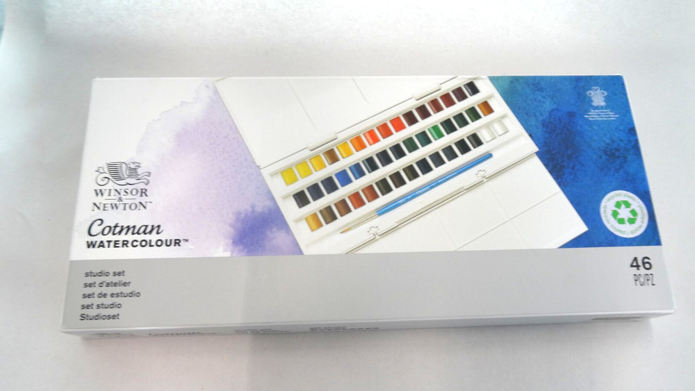 Winsor & Newton Cotman Watercolour Studio Set 46pcs Half Pan w/ Brush NEW