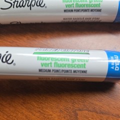 Lot of 5 Sharpie Water-Based Poster Paint Markers Medium Point Fluorescent Green
