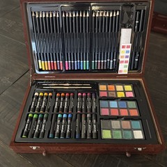 Art Set Deluxe Mega Wood Box &Drawing Set 132pc Crayons Color Pencil BTS Artist