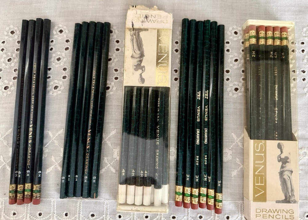 Mixed Lot – Vintage Venus Drawing Pencils – Never Sharpened