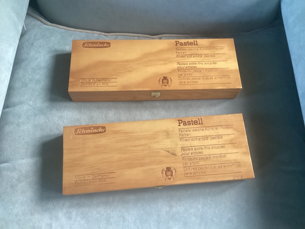 2 Sets of 15 Soft Artist Pastels Wooden Case, Color Sticks