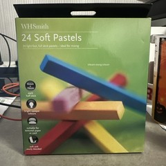 WHSmith Soft Pastels 24 Assorted Colour Set New Vibrant Strong Colours Mixing