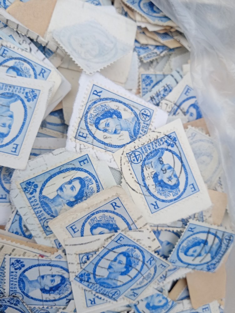 500-1000 Light Blue GB 4d Wilding Vintage Postage Stamps, used