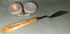 Vtg Richeson 899 palette knife & metal double palette cup w lids, Italy