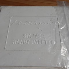 Sta-Wet Masterson Handy Palette with White Lid- 8.5″ x 7″