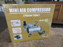 BRAND NEW SEALED Professional Airbrush Kit, Air Compressor RoHS Model No. TC-20