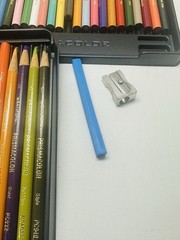 Prismacolor Premier Soft Core Colored Pencils 72 Tin – Used