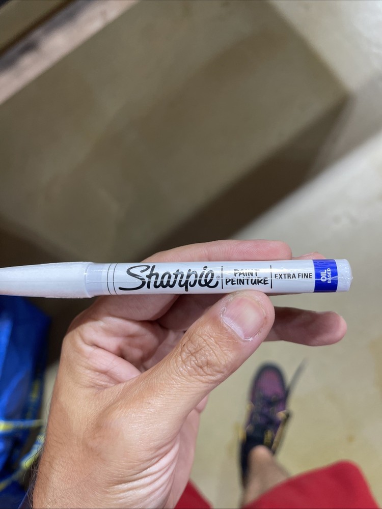 White Sharpie Paint Marker Extra Fine Tip Pen Oil Based Trainers Touch Up