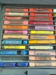 Vintage Grumbacher Soft Pastels 47 Pieces In Hard Case