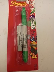Sharpie 32165 Twin Tip Permanent Markers Red And Green Ultra Fine 12 Markers New
