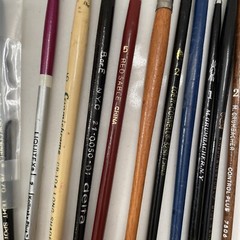 Lot of different Loews & Other brands Of artist paint brushes