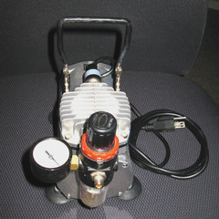 PointZero 1/5 HP Airbrush Compressor w/ Regulator, Gauge & Water Trap – Used