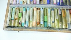 GRUMBACHER Finest 60 Soft Pastels Set #56 Wood Box Portrait Landscape Assortment