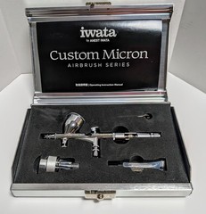 Iwata Custom Micron CM-C Plus Gravity Feed Dual Action Airbrush – ICM4502 EUC!!