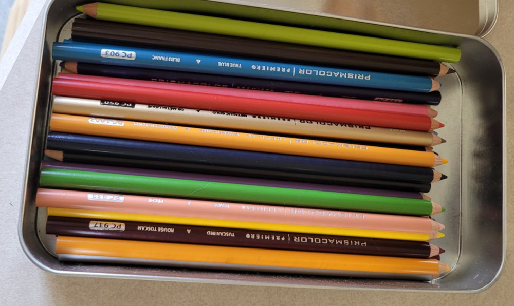 Prismacolor Premier 36 Multi Colored Pencil Pack w A Beautiful Tin slight used