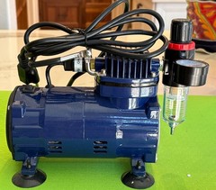 Paasche D500SR 1/5 HP Oilless Compressor with Regulator and Moisture Trap – Blue