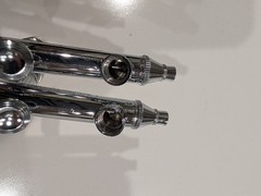 2 Iwata Neo CN with extra needlesnozzles and parts