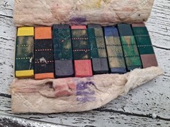 Vtg Utrecht Linens New York Finest Pressed Painting Crayons Tin West Germany