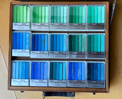 Vintage Holbein Oil Pastels, 225 pieces, multicolor, complete set, barely used