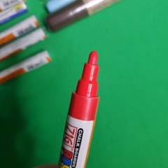 BRAND NEW Zig Woodcraft/Posterman Marker Pens x 18 various sizes and colors