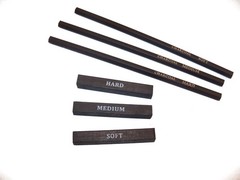 32 PCS Sketching Set Travel Roll Up Case Charcoal Drawing Pencils Erasers Kit