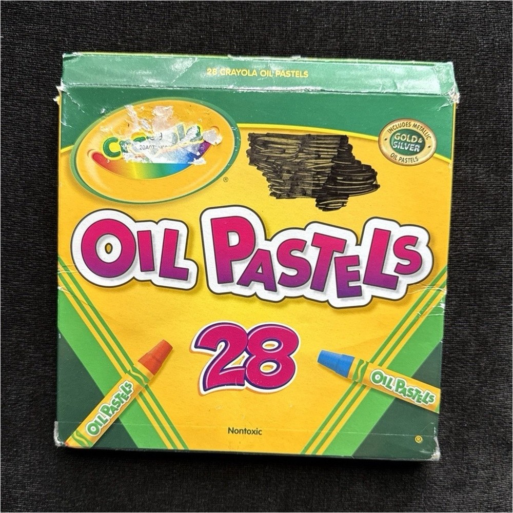 Crayola Oil Pastels Set, 28 Count Multicolor, Model 52-4628 used full set