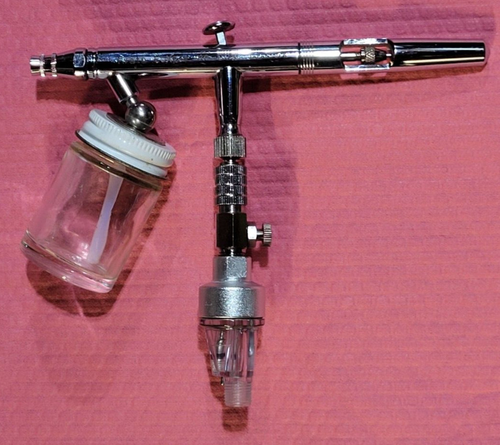 Iwata Eclipse HP-BCS Bottom Feed Airbrush with Air Hose and Extras