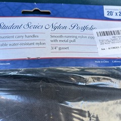 Black Alvin Prestige Student Series Nylon Portfolio, 20″ x 26″, 3/4″ Gusset NEW!