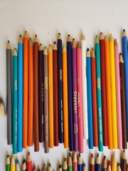 lot of 142 CRAYOLA Colored Pencil Lot