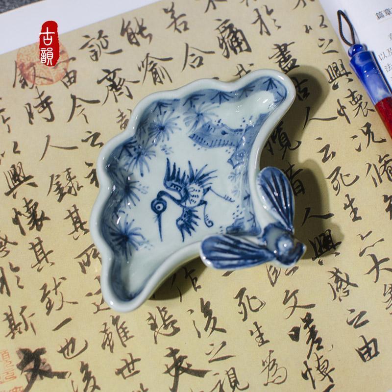 4.4‘’ Ceramic Calligraphy Ink Box Hand-painted Blue and White Studio Pen Lick