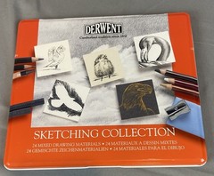 Derwent: Sketching Collection – 24 Mixed Media Drawing Materials METAL TIN