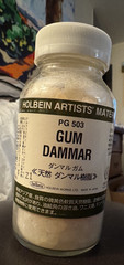 HOLBEIN ARTIST’S MATERIALS GUM DAMMAR CRYSTALS 100 GRAM GLASS BOTTLE