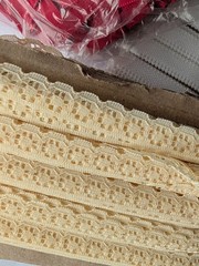 JOB LOT #173: VINTAGE threads, ribbon, lace, bows & more