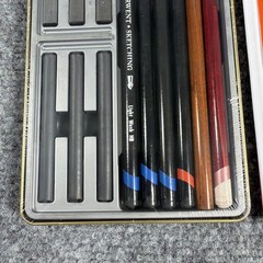 Derwent Sketching Collection 12 No 34305 NEW Pencils, Charcoal, & Graphite
