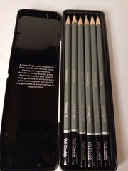 WHSmith Sketching & Drawing Set Sketch Pad Pens Pencils Clipboard Art Bundle