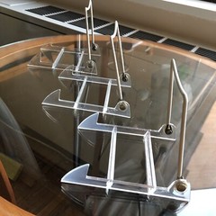 Gibson Holders Adjustable White Wire Clear Acrylic Easel 2.75″x 3.75″x 3.5″ LOT