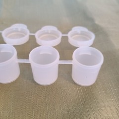 Set of 3 – 8 Cup – 3ml/0.1Oz Empty Paint Pot Pod Strips with Lids