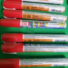 BRAND NEW Zig Woodcraft/Posterman Marker Pens x 18 various sizes and colors