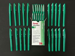 Pentel Rolling Writer R100-D – Lot of 32 pens (Open box of 12 + 20 loose pens)