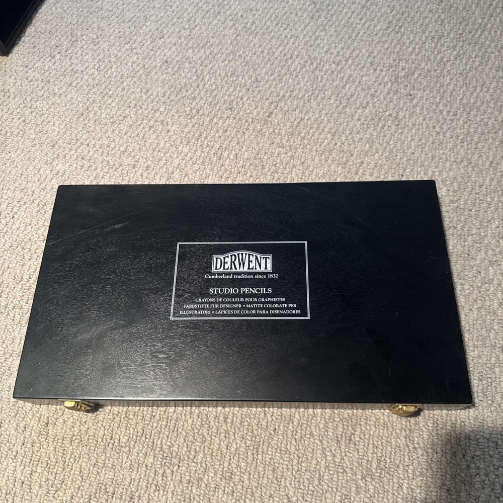Derwent Studio Fine Art 1832 72 Coloured Pencil Set In Case Excellent Condition