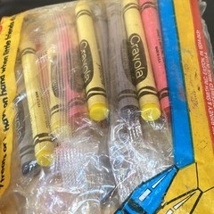 Vintage Crayola 1986 Bundle Of Colors Wrapped 3 Pack 45 Crayons RED YELLOW BLUE