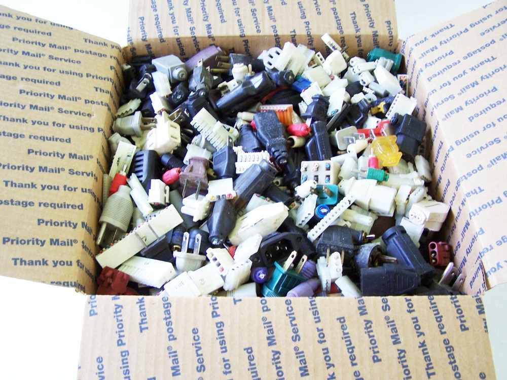 20 lbs Scrap Electrical Plugs for Art and Craft Work and Supply