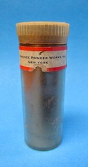 Vintage Venus 3 Karat Gold Leaf Powder 1 Ounce Bottle Total wt. 1.4 ounce