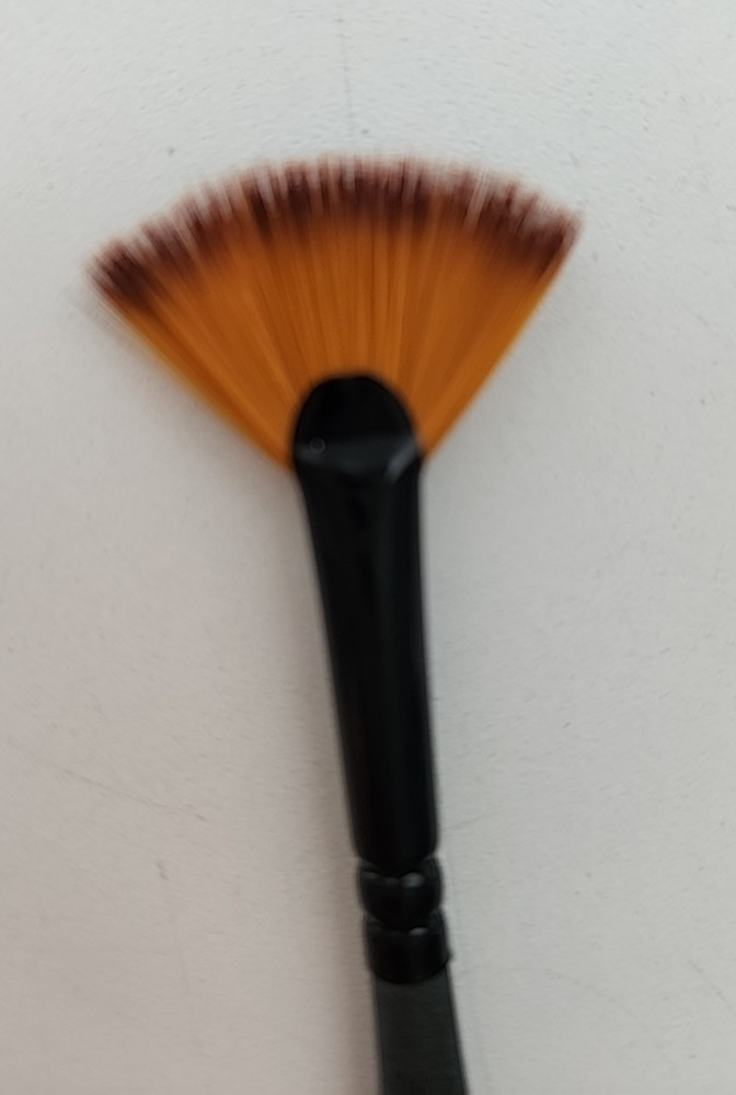 Royal Brush -#4200FB Mini Majestic Synthetic Hog Hair FAN -Size 20/0 – New