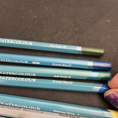 Mixed Lot of 10 Derwent Watercolour Pencils – See Description