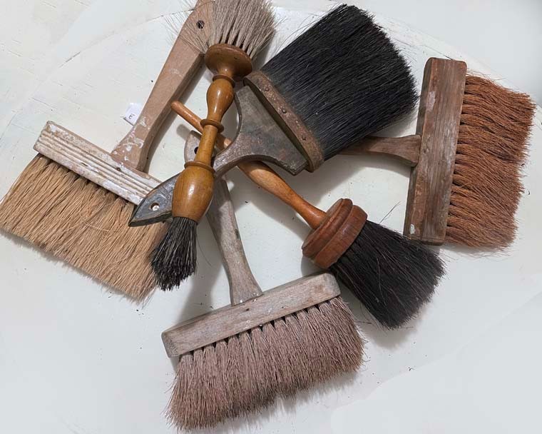 Lot of 6 Vintage Antique Paint Brushes Wood Handle Horse Hair